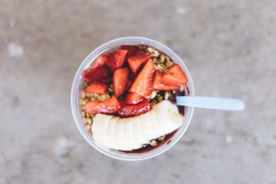Im Becher funktioniert dasselbe Produkt als To-Go-Artikel.